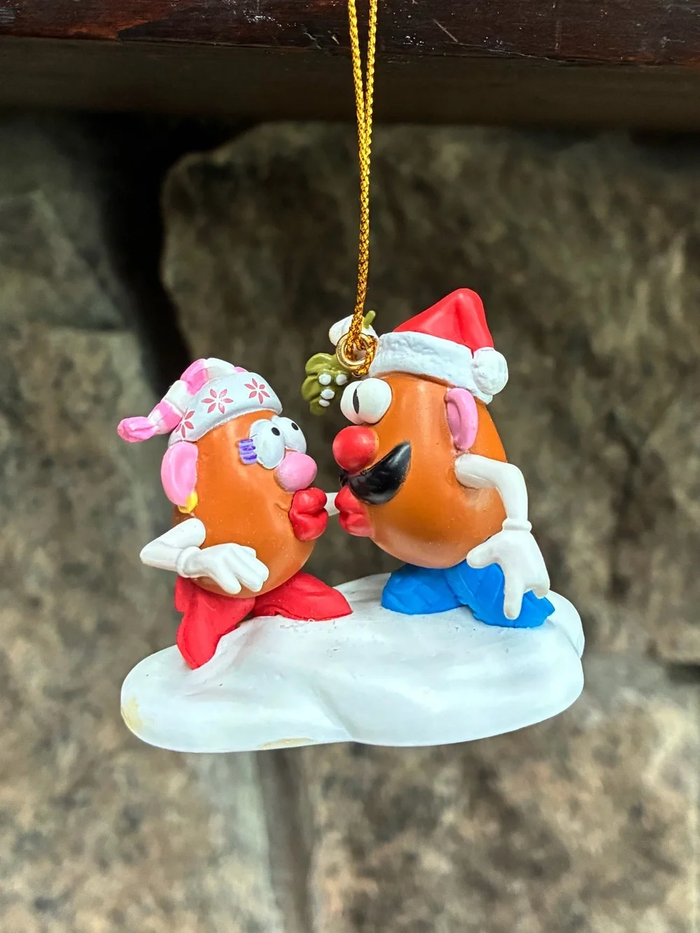 Hasbro Mr. and Mrs. Potato Head Toy Story Kissing Mistletoe Christmas Ornament